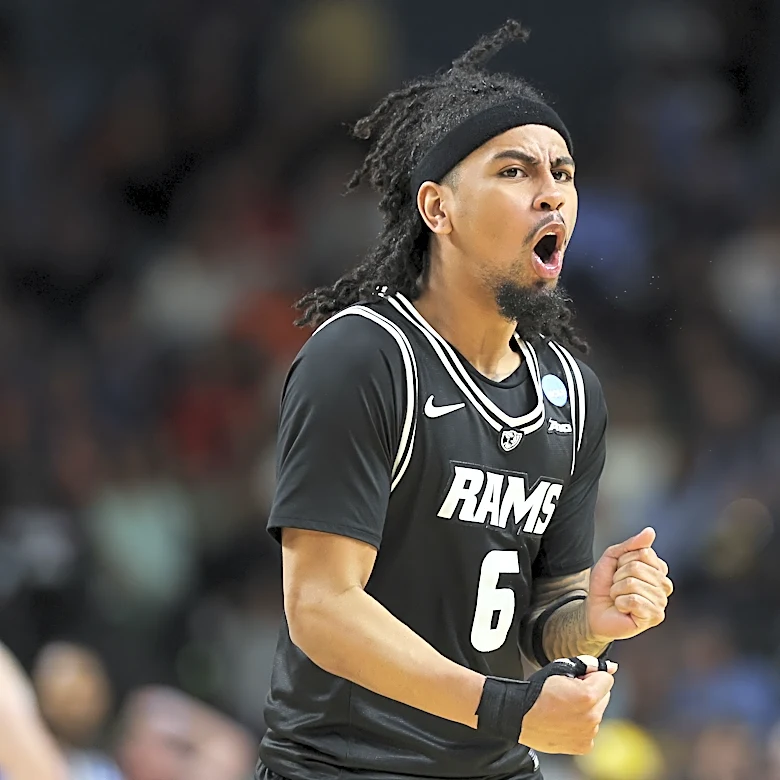 Kentucky is battling a massive list of schools for NCAA Tournament hero Terrence Hill Jr.