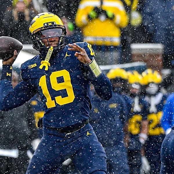 Recruiting expert predicts Michigan Football to flip top QB target