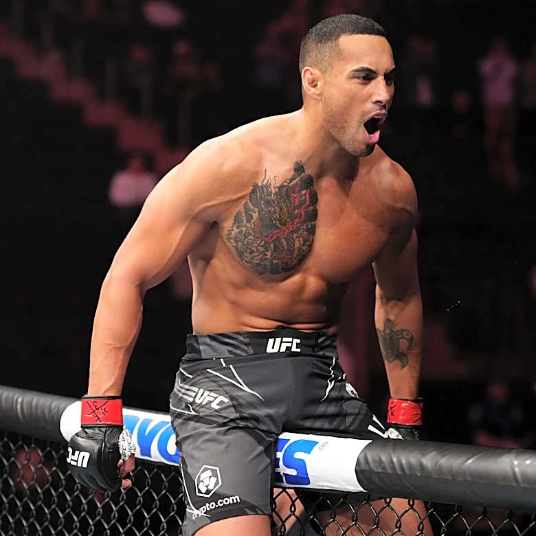 Carlos Ulberg ready to cancel Jiri at UFC 327, chase Alex Pereira at heavyweight — ‘To be the man, you gotta beat the man’