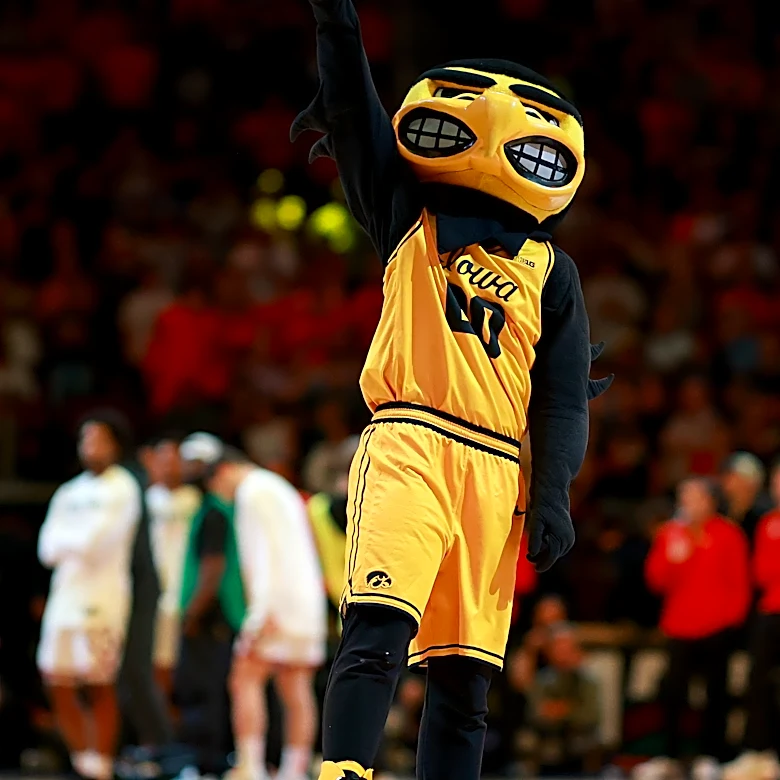 Iowa Basketball: Can McCollum Meet Expectations in Year 2at Iowa?