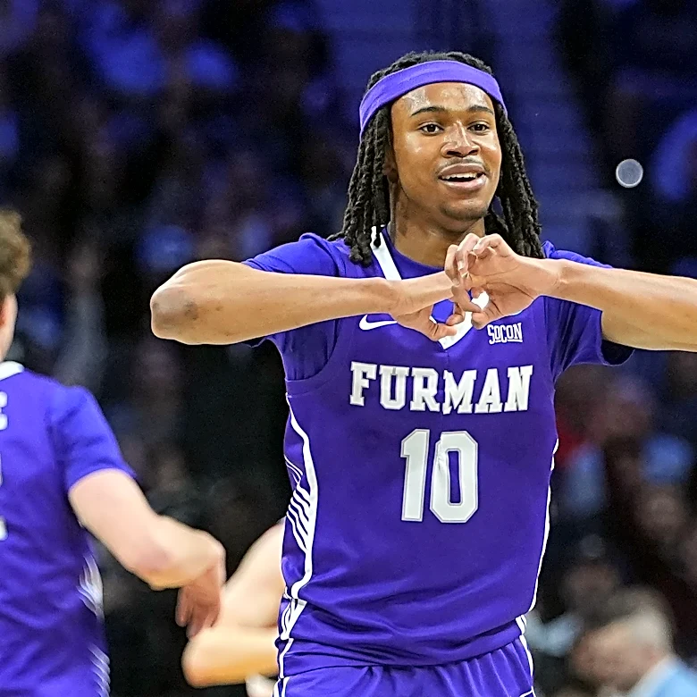 Kentucky shows interest in Furman guard Alex Wilkins