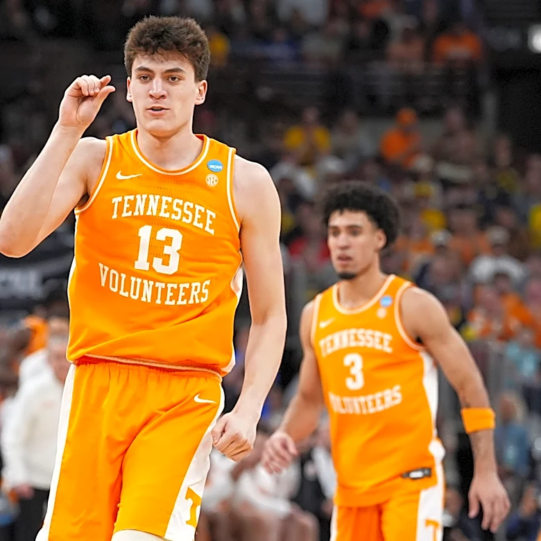 Indiana men’s basketball transfer portal target: Tennessee forward J.P. Estrella