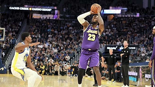 Lakers snap losing streak with rout of Warriors