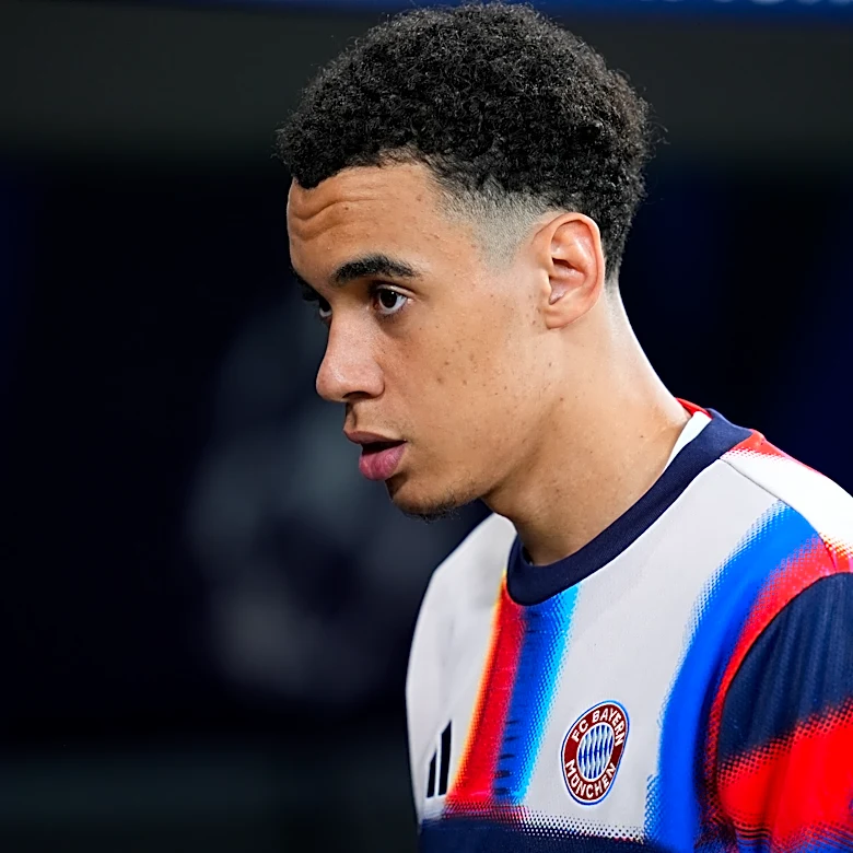 Oliver Kahn advises Bayern Munich star Jamal Musiala to skip World Cup