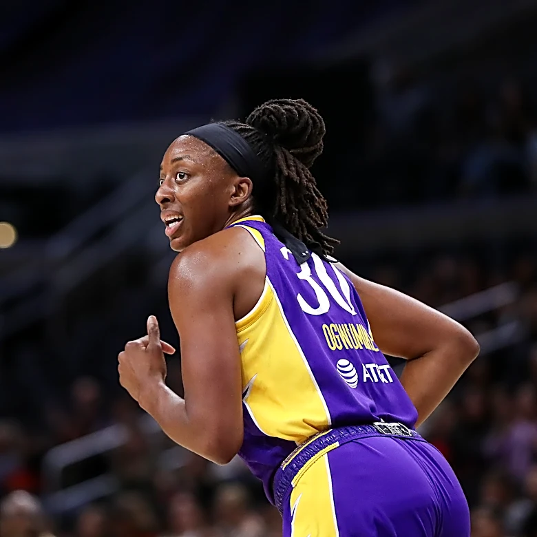 Nneka Ogwumike returning to Sparks
