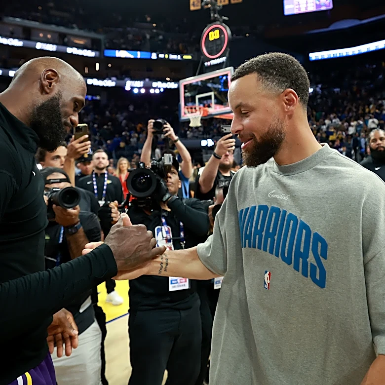 Dub Hub: LeBron James reacts to a rare season without Steph Curry matchups