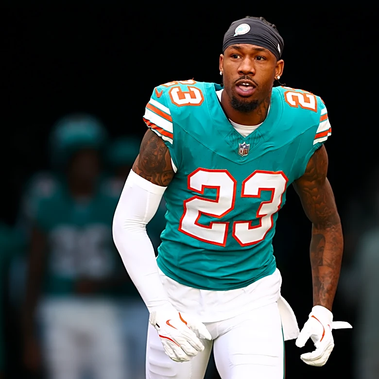 49ers sign a cornerback who started in every game last year