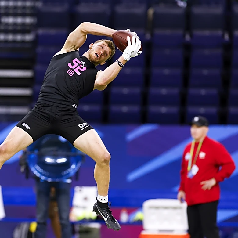 What is the top goal the Bears need to achieve in the NFL Draft?