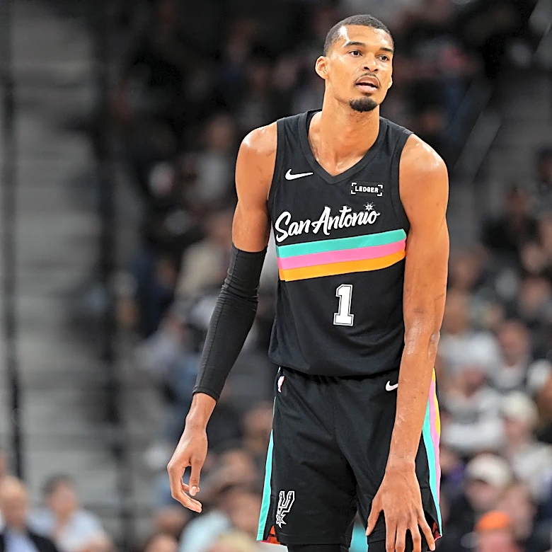 San Antonio vs. Dallas, Final Score: Spurs sweat out close first half but rout Mavericks, 139-120