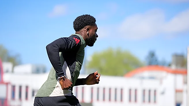 Bayern Munich News: Another odd rumor linking Alphonso Davies to Manchester United; Philadelphia strikes back; and MORE!