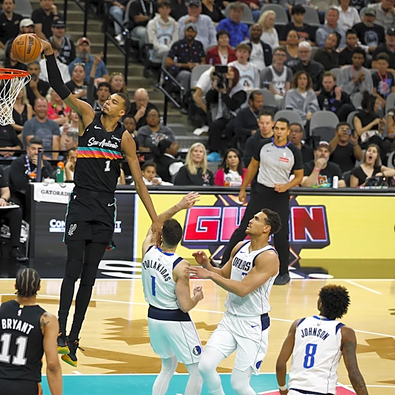 Strong second half sees Spurs rout Mavs in penultimate game of regular season