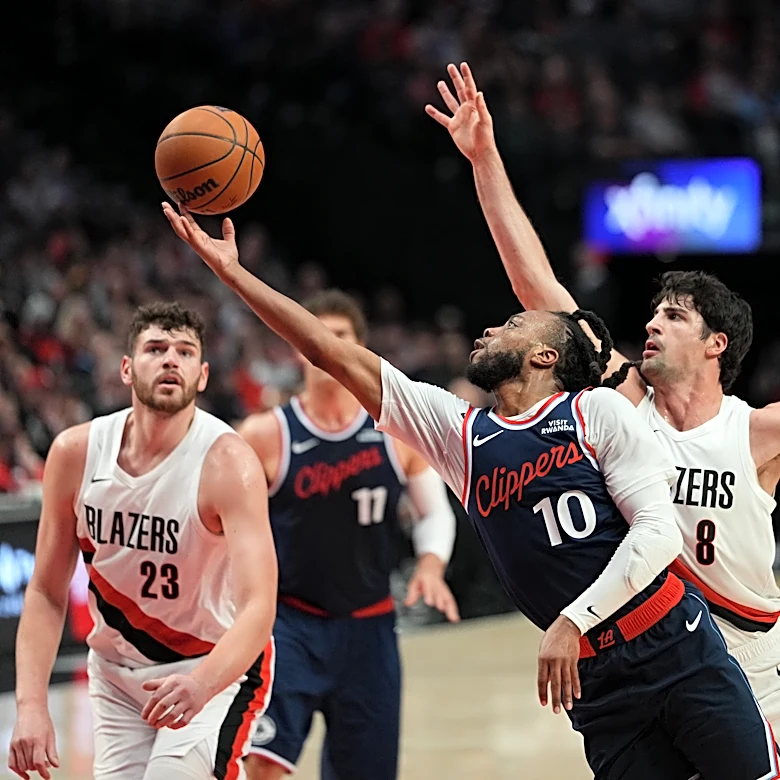 Strong Fourth Quarter Defense Lifts Blazers Over Clippers