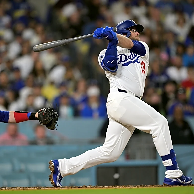 Edwin Diaz blows first save, Max Muncy walks it off anyways with 3rd home run