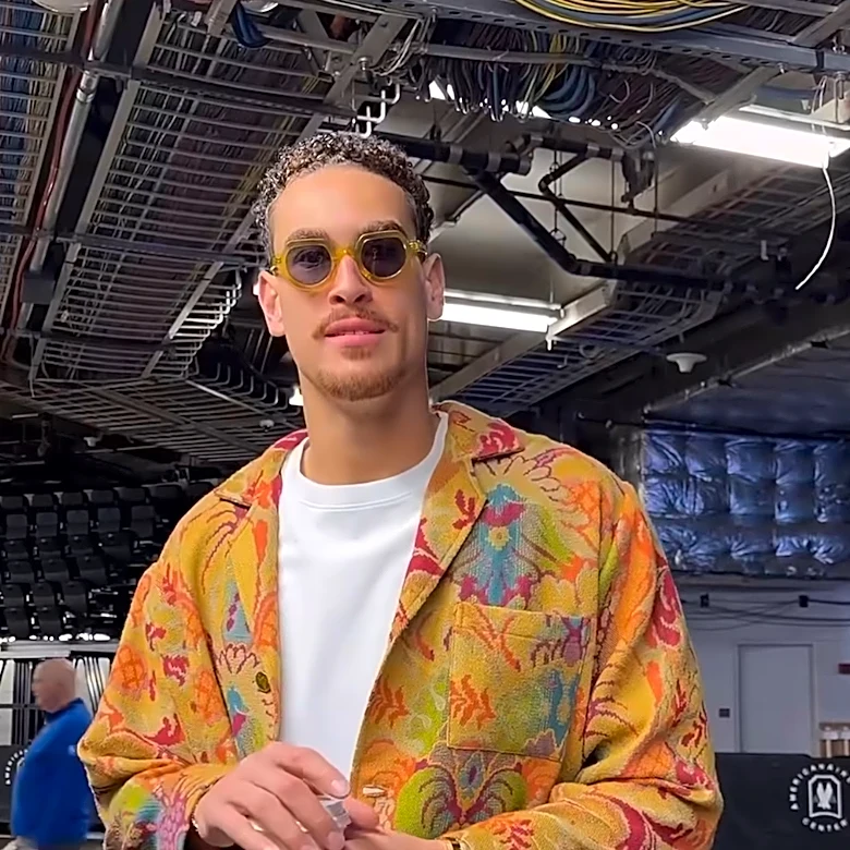 Dwight Powell, mayor of the Dallas Mavericks