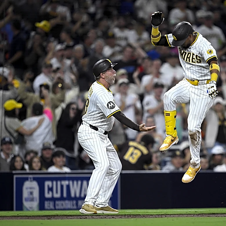 Padres adjust to life without Luis Arraez