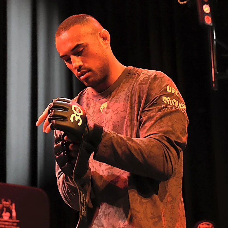 Carlos Ulberg on goals for first title fight vs. Jiri Prochazka at UFC 327: ‘Keep my head intact and walk out of there alive’