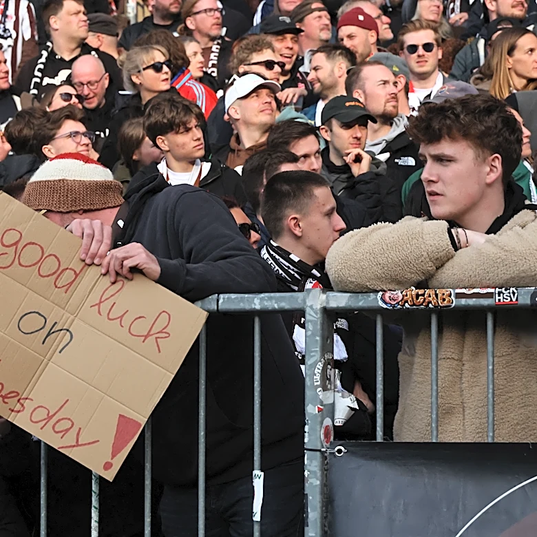 Cardboard Classic: St. Pauli fan wishes Bayern Munich good luck vs. Real Madrid