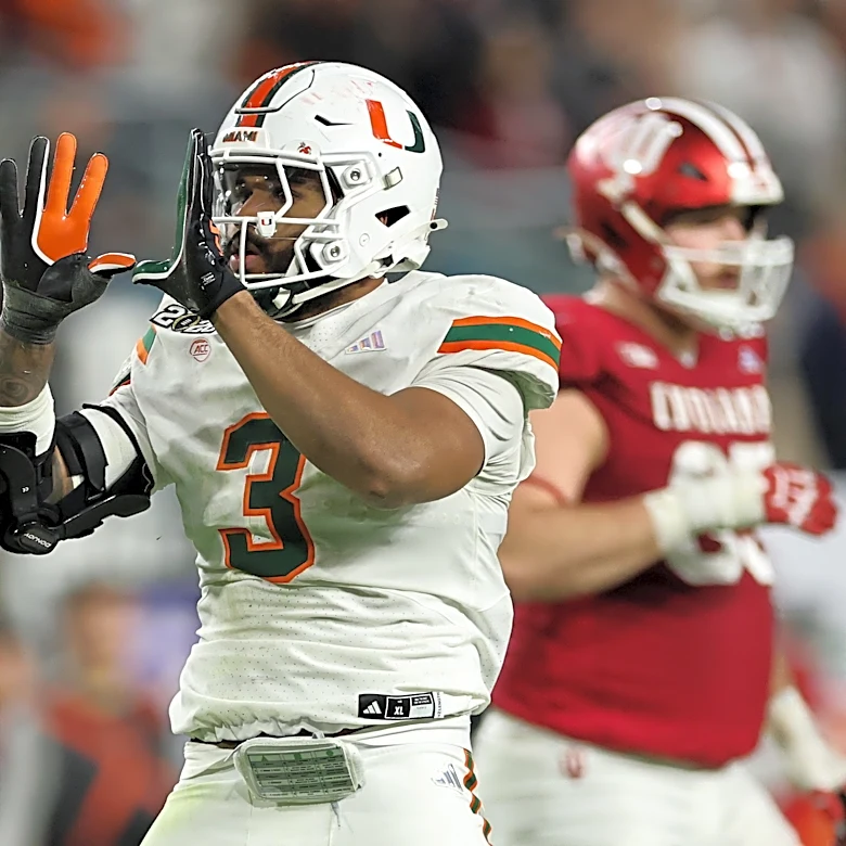 Patriots draft target: ED Akheem Mesidor scouting report, bio, outlook