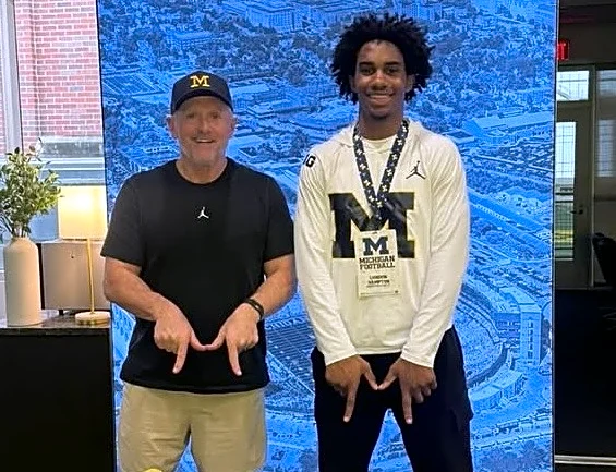 Fast-rising 2027 in-state RB target locks in official visit to Michigan