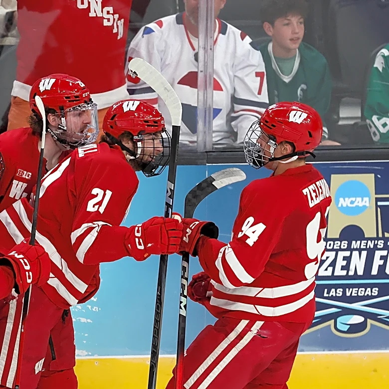 Third period dooms Badgers in championship loss to Denver