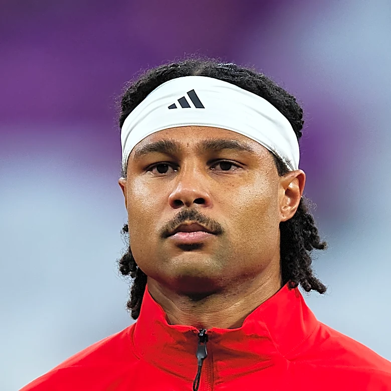 Bayern Munich’s Serge Gnabry spotted with knee brace in workout