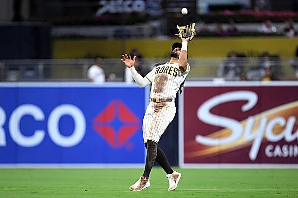 Padres on four-game win streak, sights on series sweep