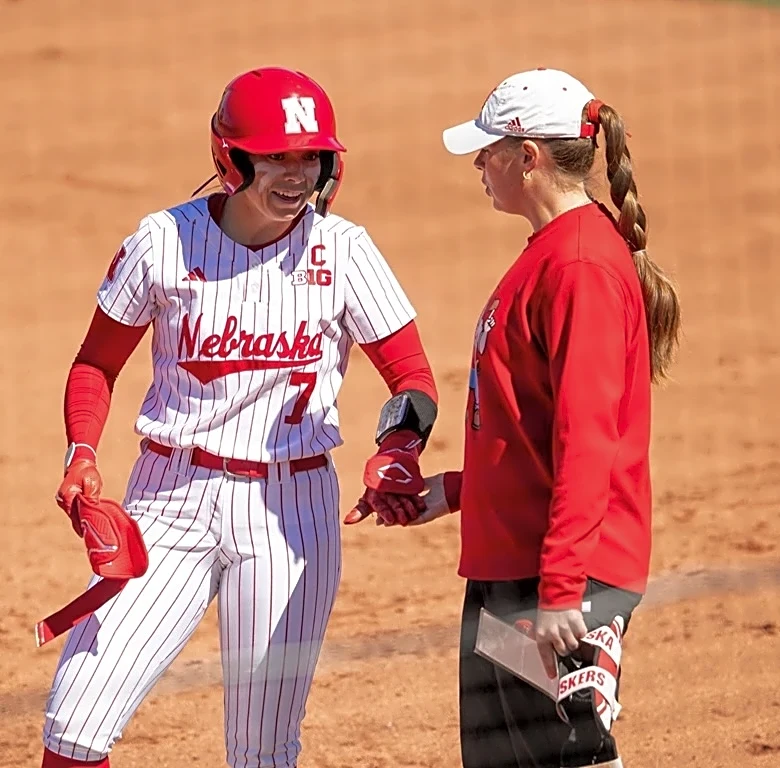 HUSKER SOFTBALL: Anotha Weekend Sweep for the Skers: #7 Nebraska 12 – Wisconsin 2
