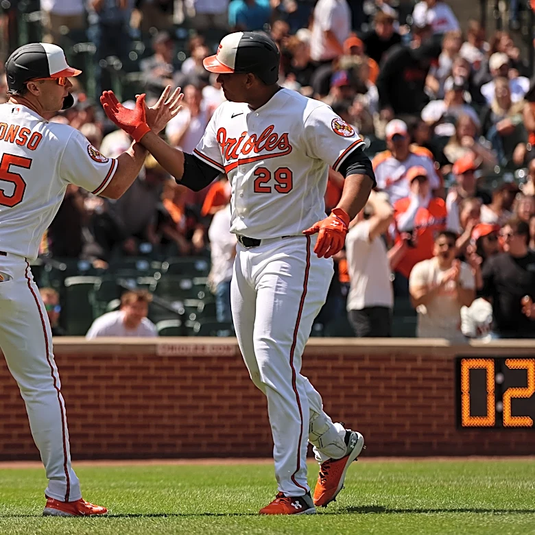Povich dazzles, Alonso breaks out in Orioles 6-2 win over Giants