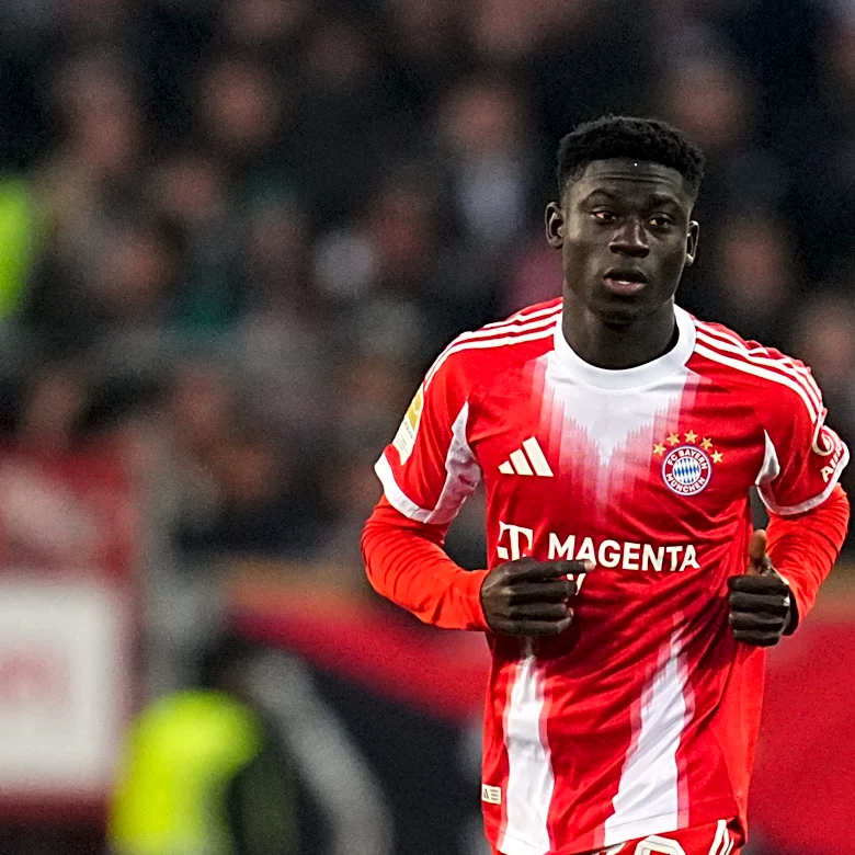 After the season we need a race at Bayern Munich: Alphonso Davies vs. Bara Sapoko Ndiaye