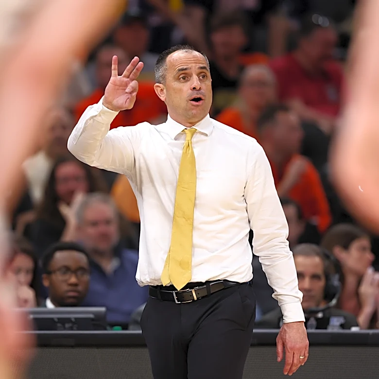 Iowa Basketball: Hawkeyes Search for a Center in the Transfer Portal