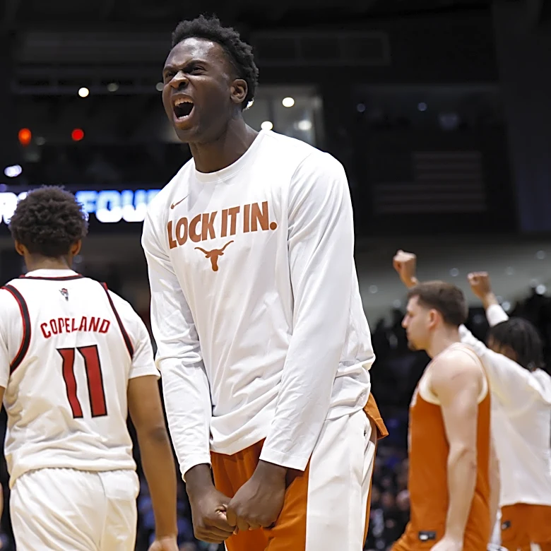 Texas F Declan Duru enters the NCAA transfer portal
