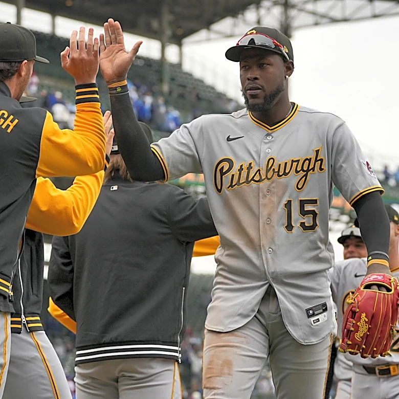 Oneil Cruz stays hot at the plate, extends his hit streak to 11 games