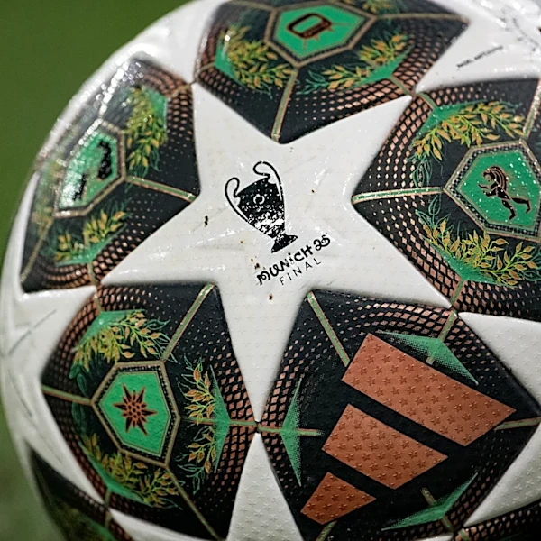 Liverpool vs. PSG: Champions League 2025-26 Preview & Team News