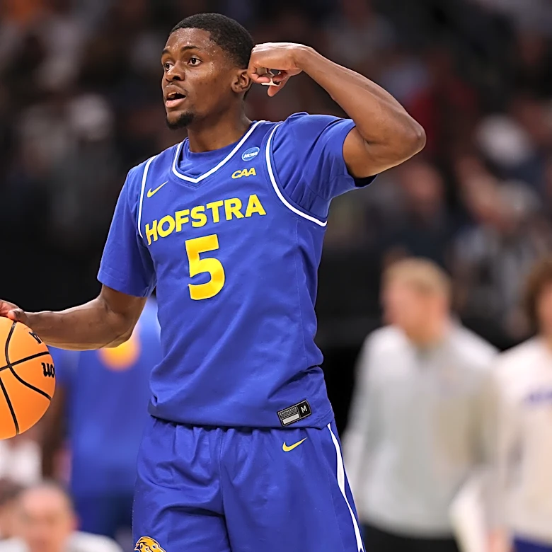 PG target Cruz Davis hearing from Kentucky Basketball; Arizona fading for Zoom Diallo?