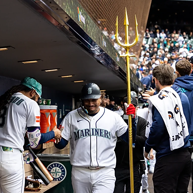 Astronotso-scary-anymore, Mariners mop AL West rival