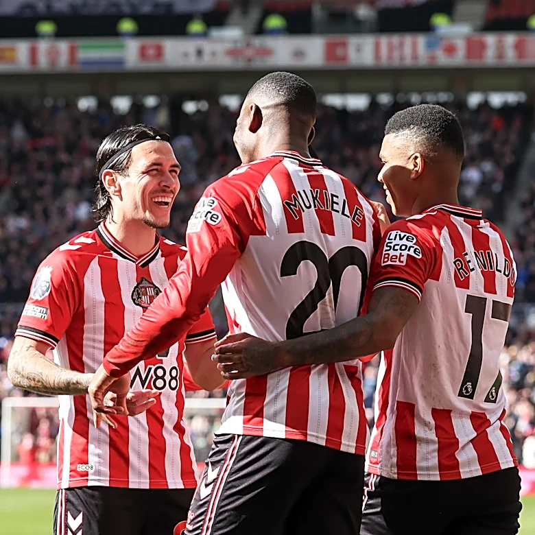 Two Great Sunderland Sides…But Which Is Best?