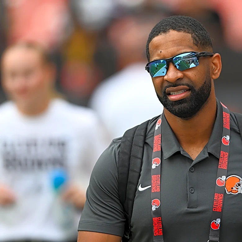 Browns fans: Why should the Browns trade down from the 6th pick? Why not?