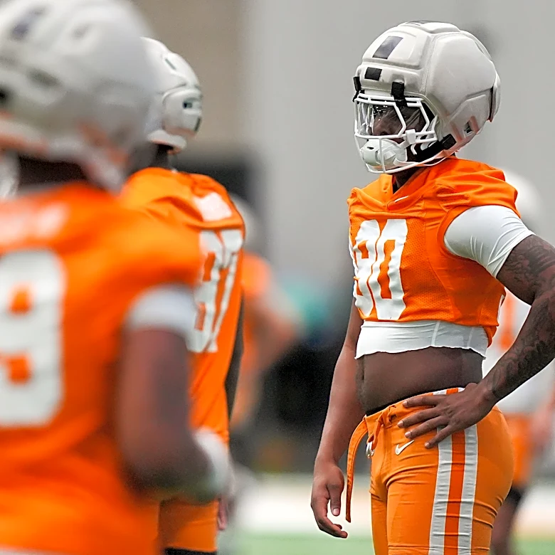 Chaz Coleman uncertainty leaves questions about Tennessee edge rushers