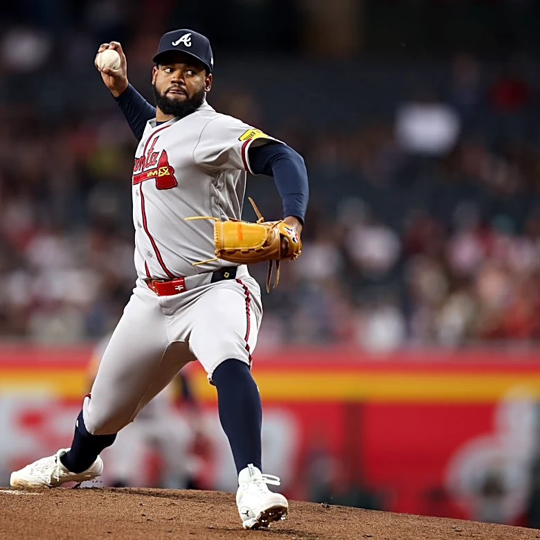 López returns from suspension and ready to face the Marlins in game 2