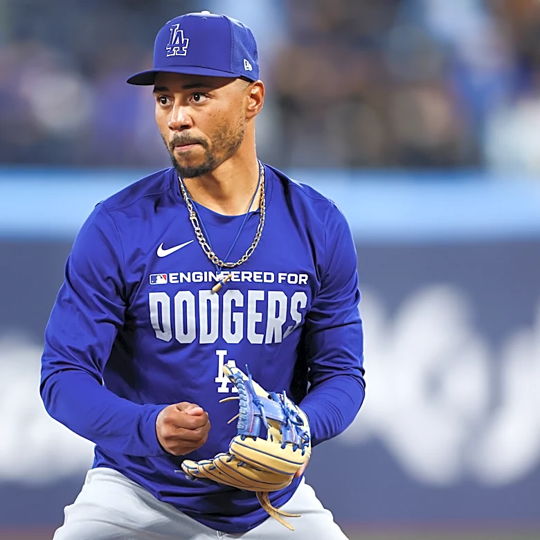 Dodgers being cautious with Mookie Betts’ return from oblique injury