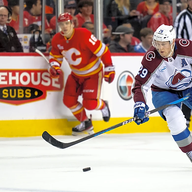 Recap: Martin Necas hits 100 points on the season as Avs beat Flames