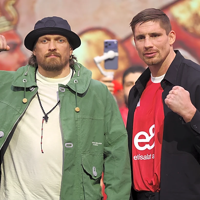 ‘Two worlds’: Oleksandr Usyk and Rico Verhoeven look to bring together fan bases