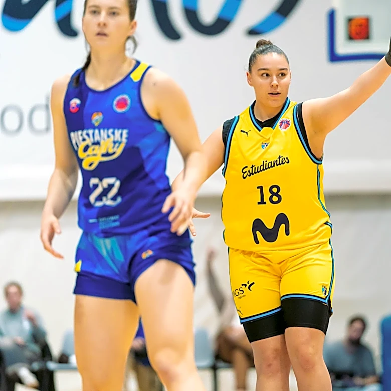 Ohio State land commitment of Spain youth international center Adriana Díaz