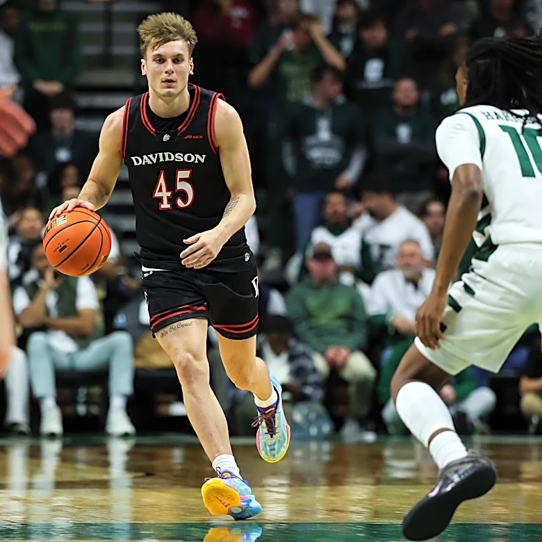 Penn State Basketball Lands Davidson Transfer Roberts Blums