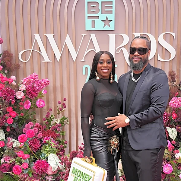 Jey Uso casually reveals Jimmy Uso (and presumably Naomi) have a newborn baby!