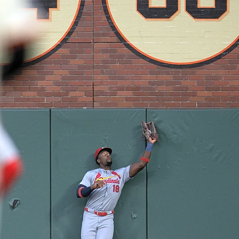 Looking at defenders based on effort and smoothness