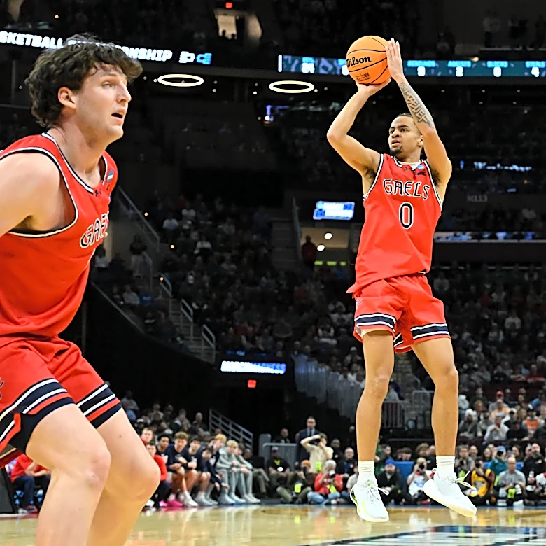 St. Mary’s guard Mikey Lewis will visit Villanova