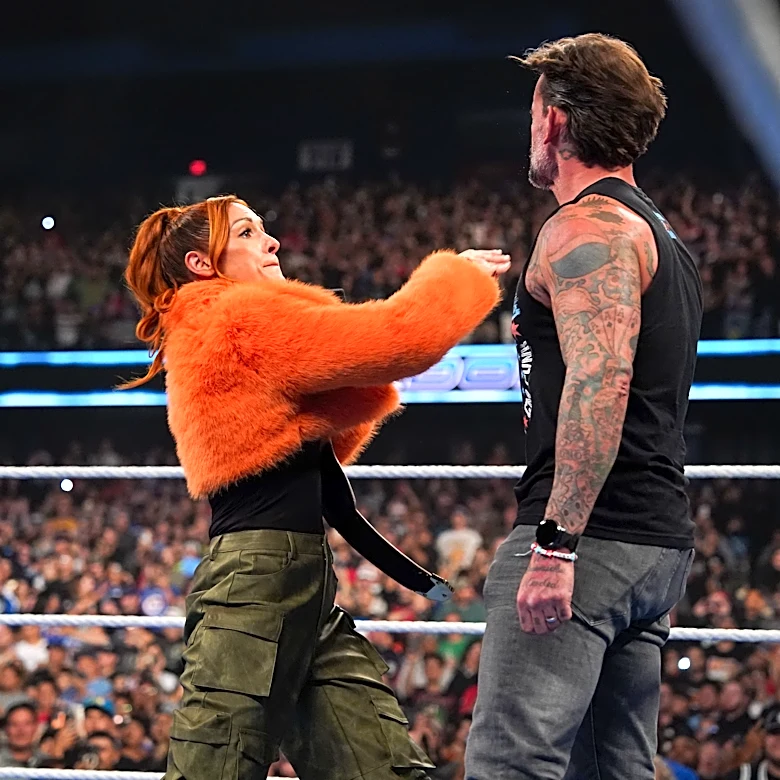 Becky Lynch: The same 2-4 dudes are ‘constantly’ getting WWE’s main events spots
