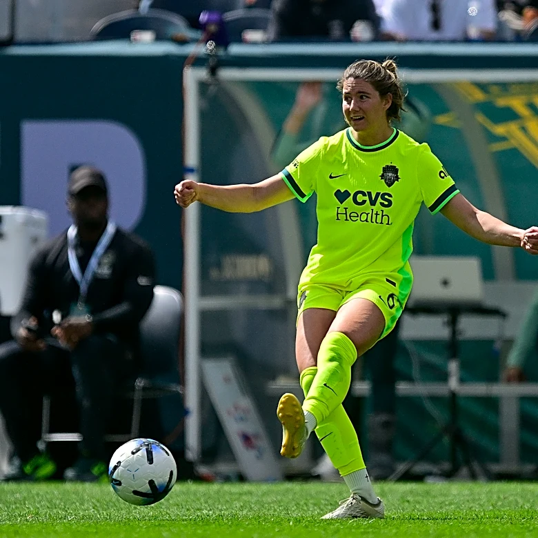 Kate Wiesner signs new contract with Washington Spirit