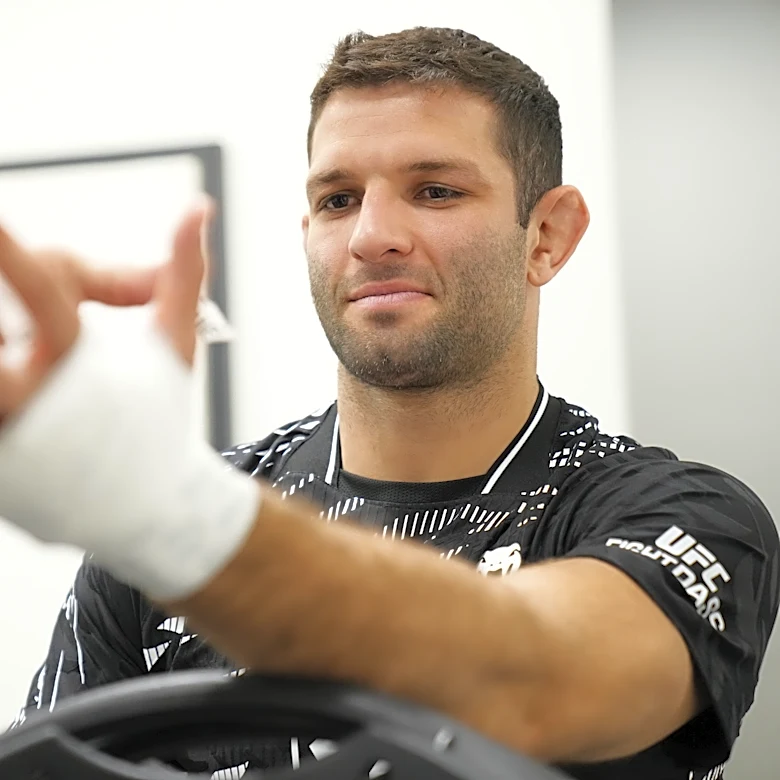 Thiago Moises draws inspiration from Charles Oliveira ahead of UFC Winnipeg: ‘I have everything it takes to win the UFC belt’